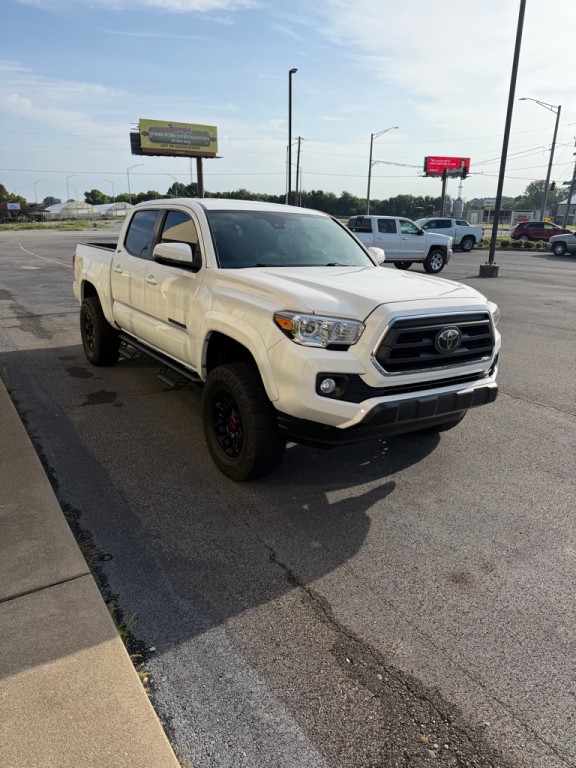 2022 Toyota Tacoma Image 2