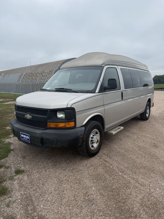 2008 Chevrolet Express Image 4