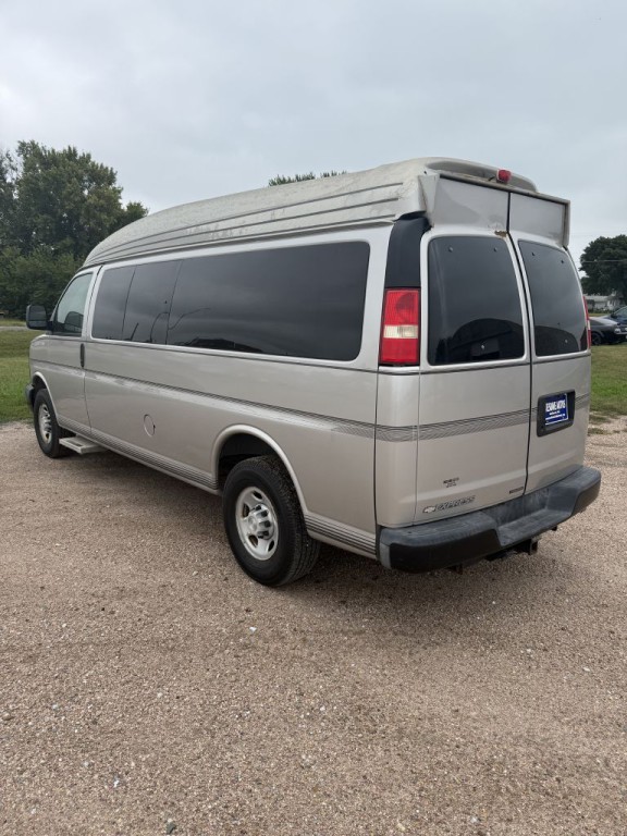 2008 Chevrolet Express Image 7