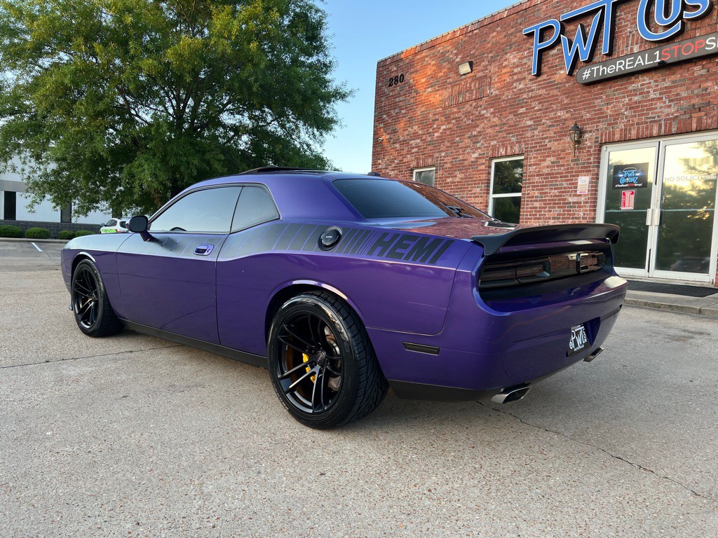 2010 Dodge Challenger Image 4