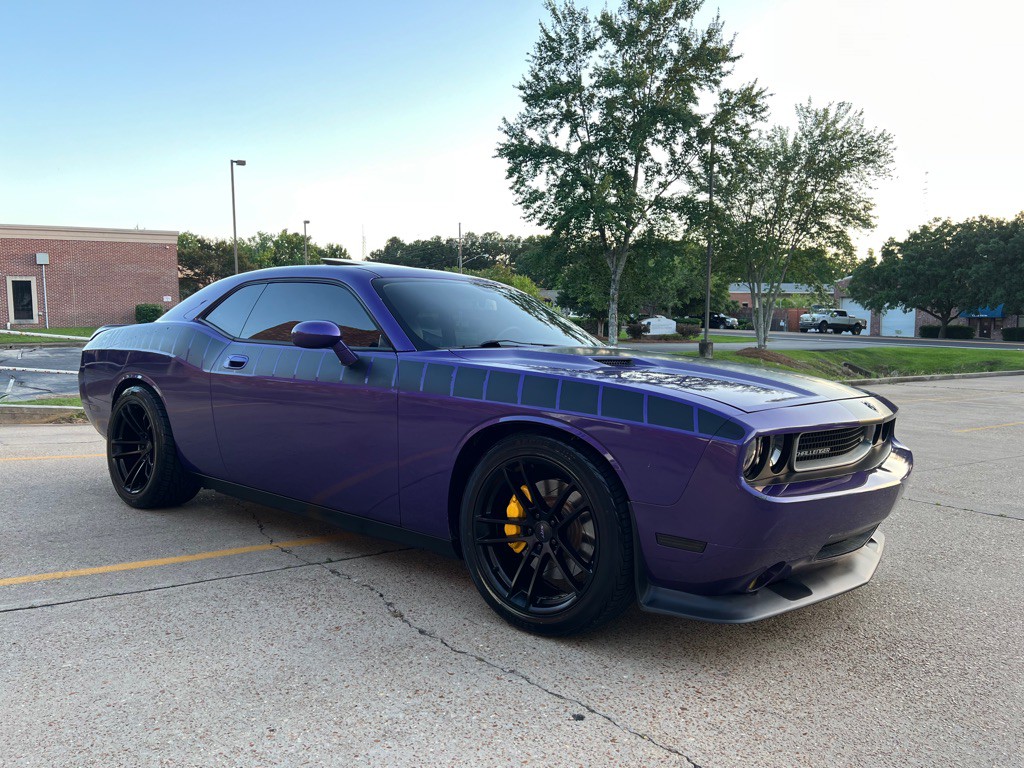 2010 Dodge Challenger Image 8