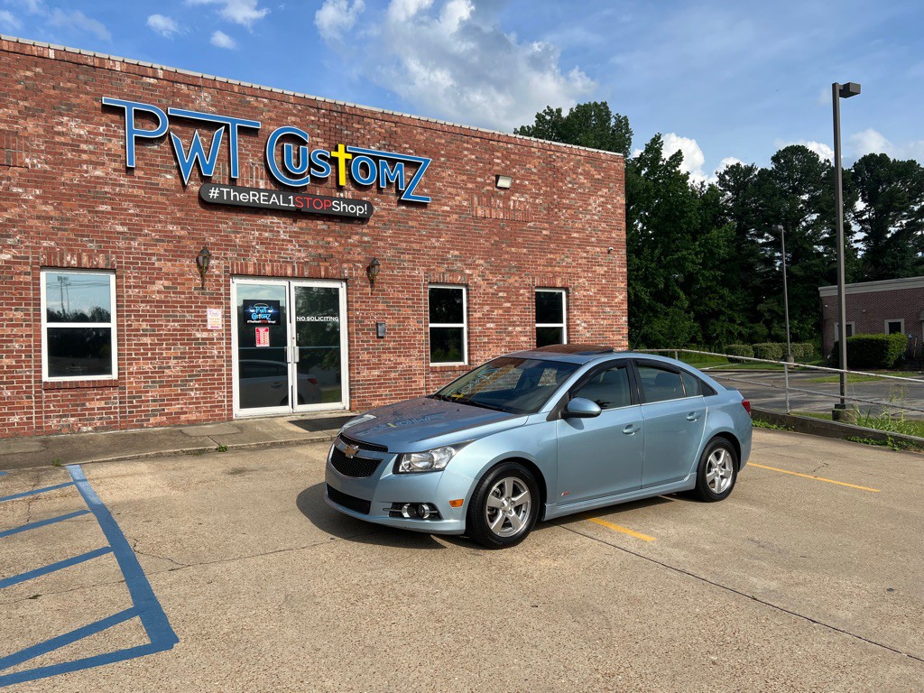 2011 Chevrolet Cruze Image 1