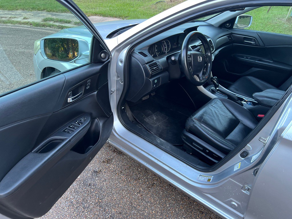 2014 Honda Accord Image 29
