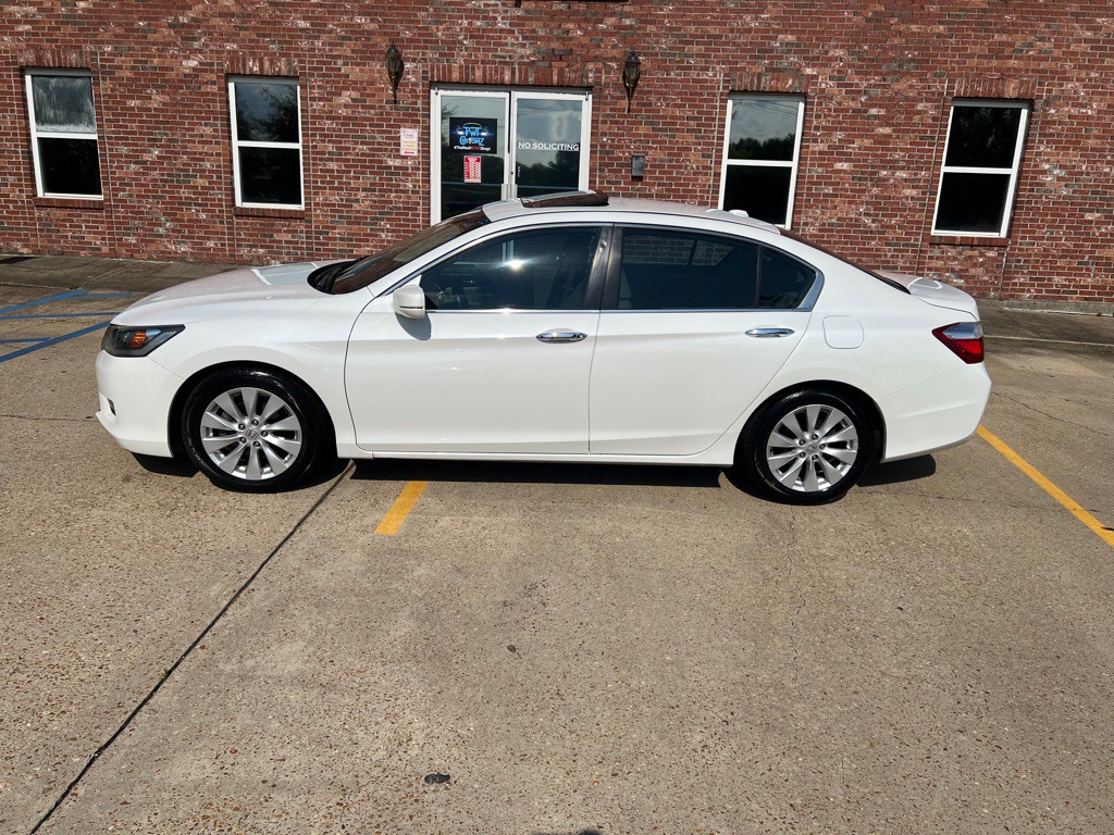 2015 Honda Accord Image 2