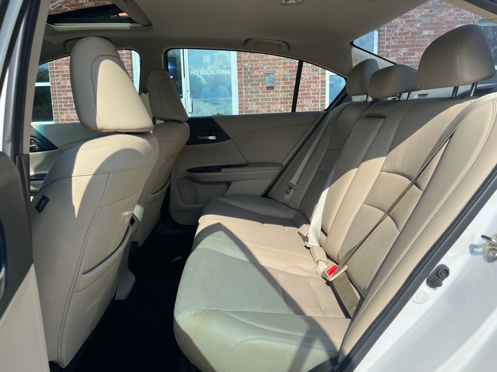 2015 Honda Accord Image 12