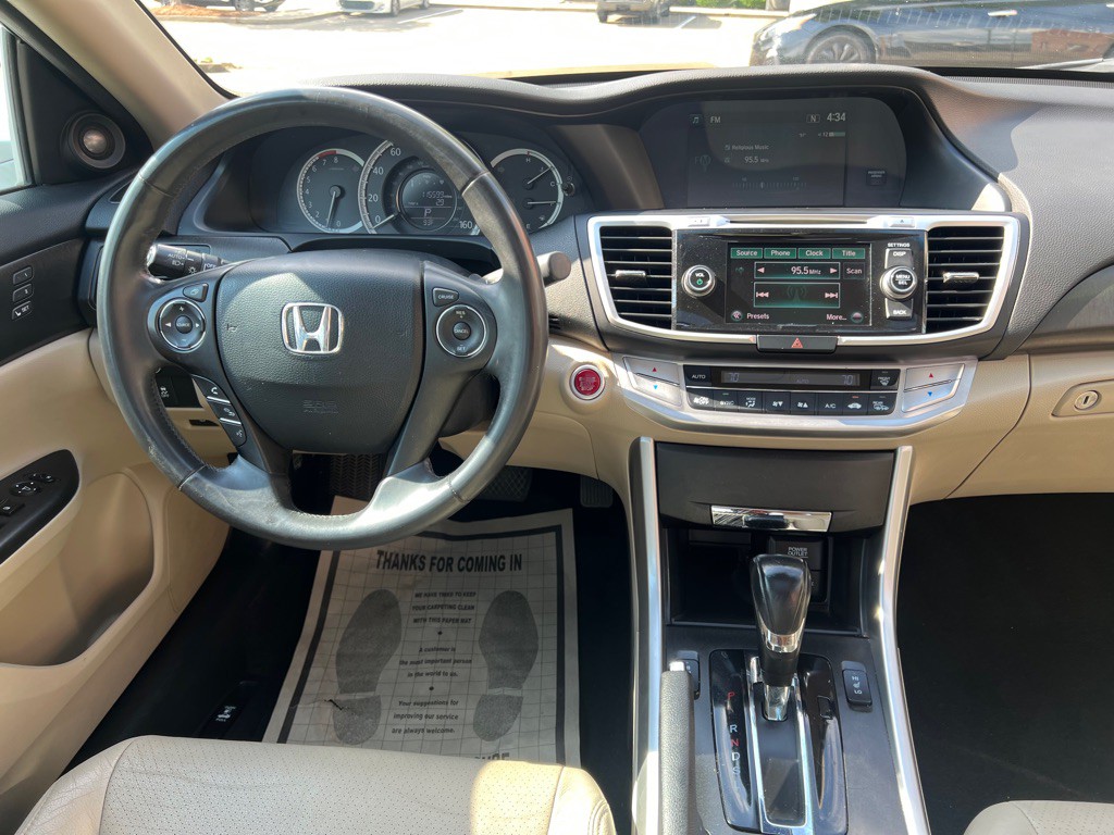 2015 Honda Accord Image 18