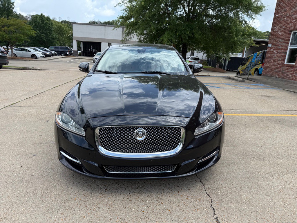 2012 Jaguar XJ Image 4