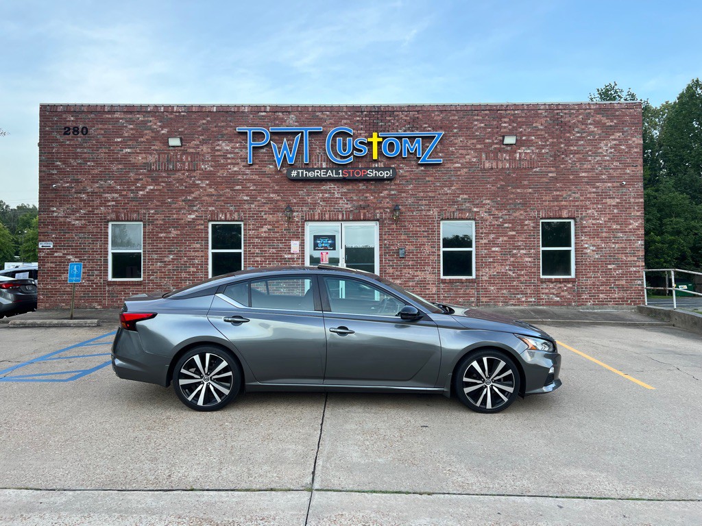 2020 Nissan Altima Image 2