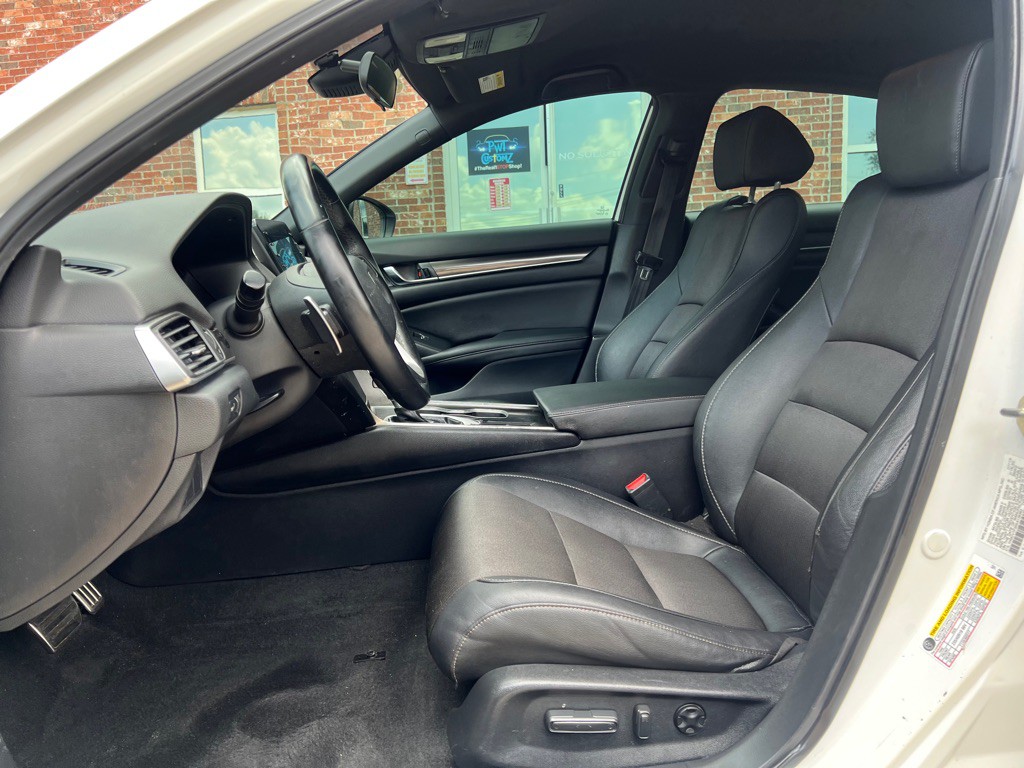 2019 Honda Accord Image 9