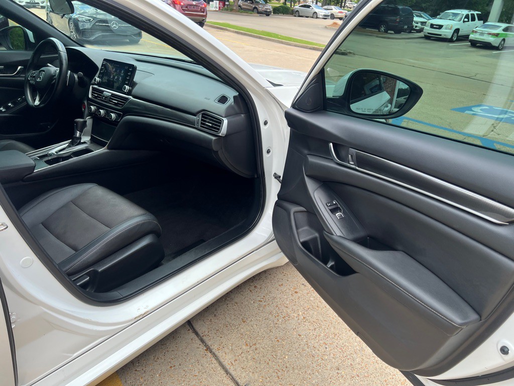 2019 Honda Accord Image 14