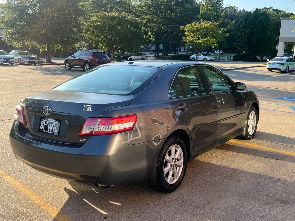 2011 Toyota Camry Image 5