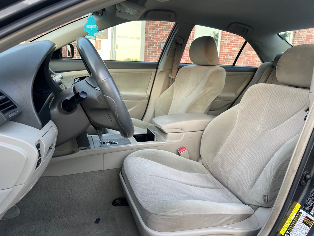2011 Toyota Camry Image 11