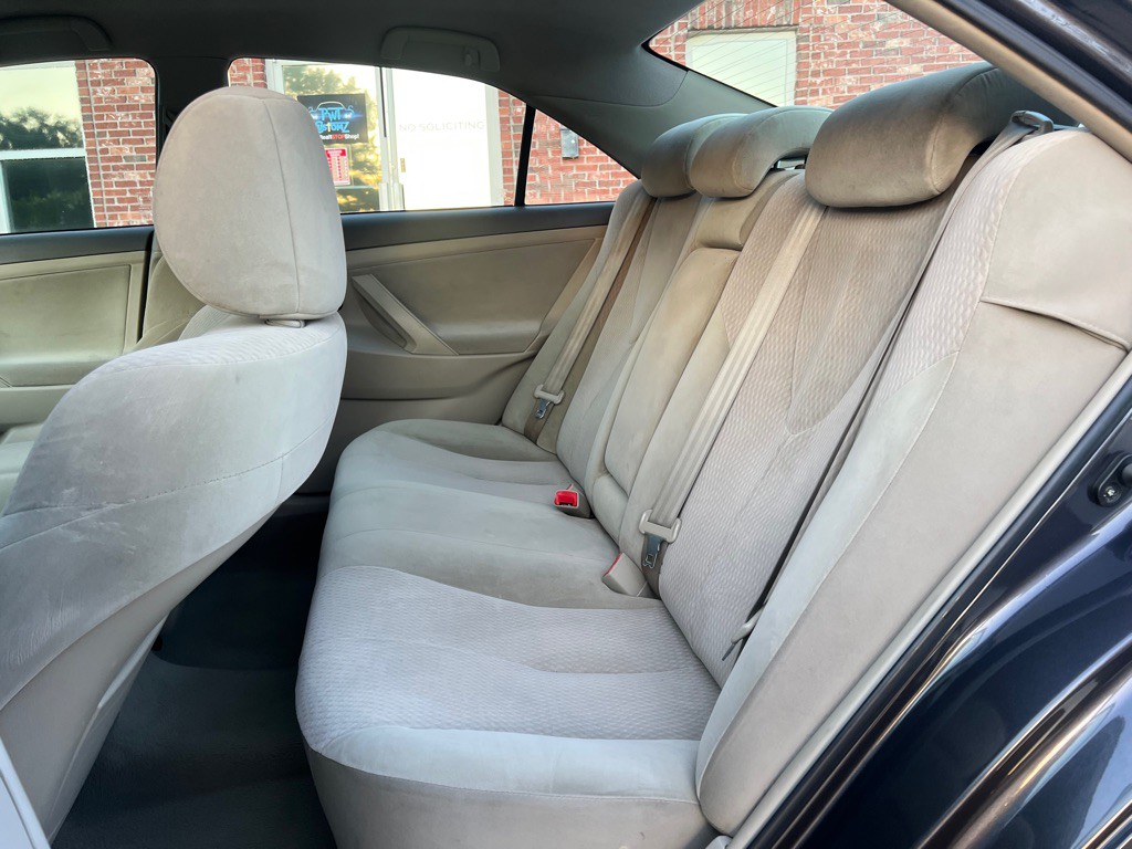 2011 Toyota Camry Image 13