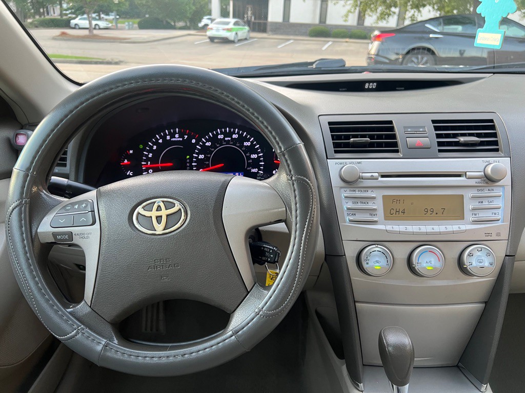 2011 Toyota Camry Image 18
