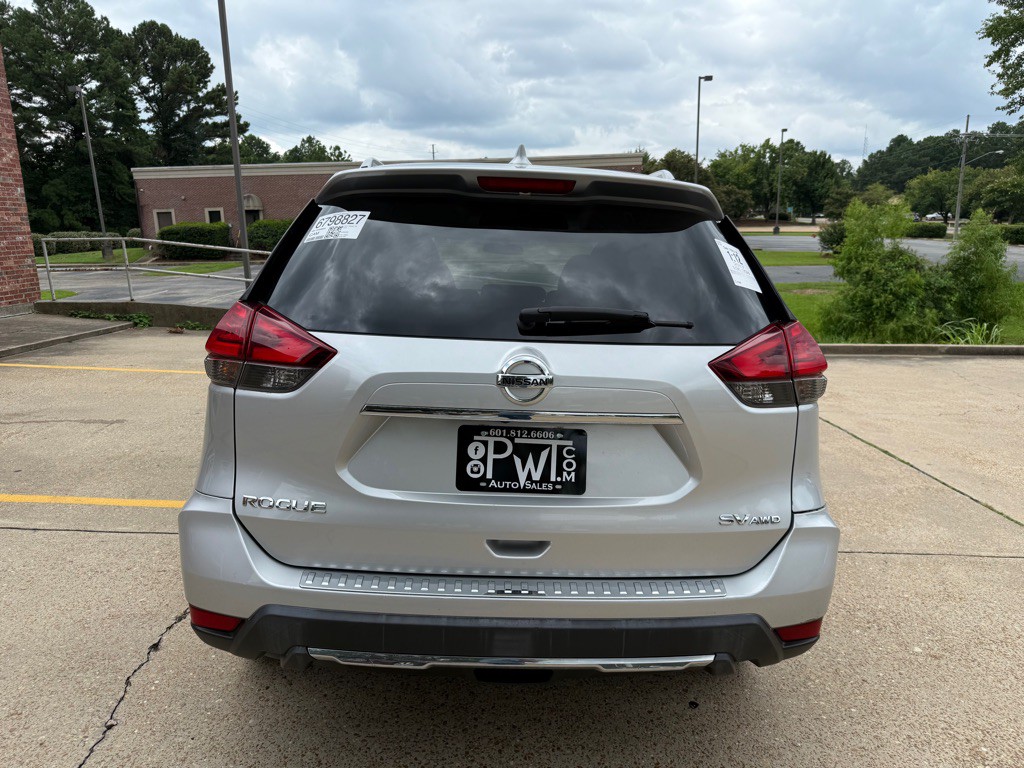 2017 Nissan Rogue Image 3