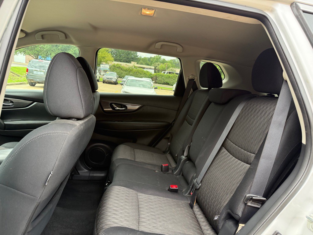 2017 Nissan Rogue Image 7