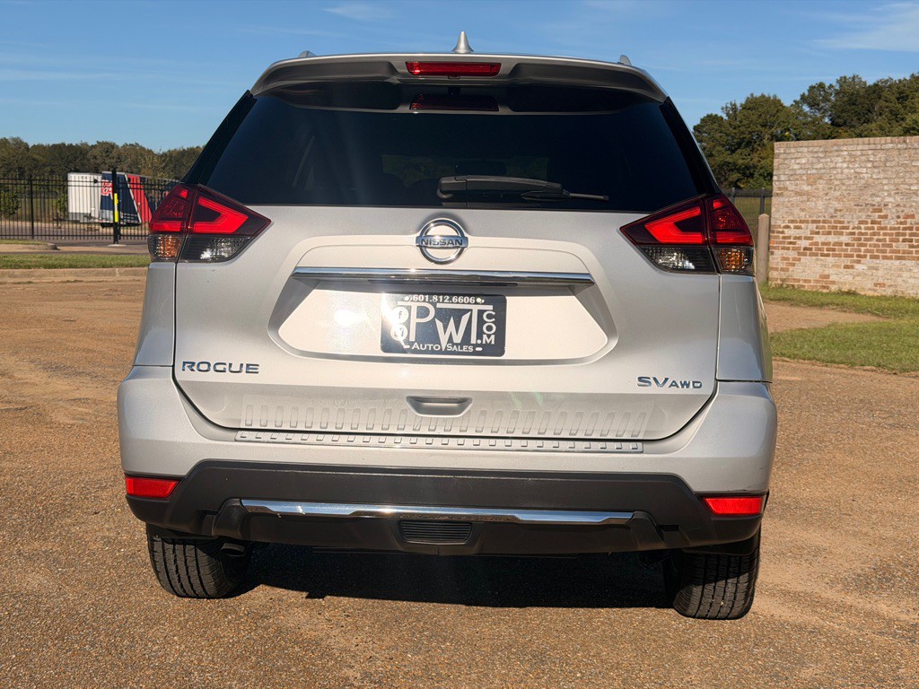 2017 Nissan Rogue Image 4