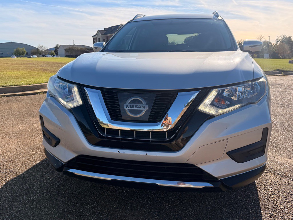 2017 Nissan Rogue Image 8