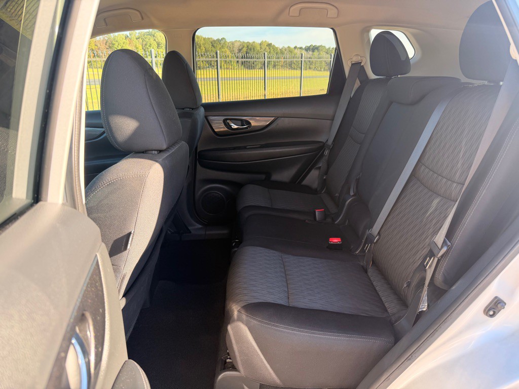 2017 Nissan Rogue Image 12