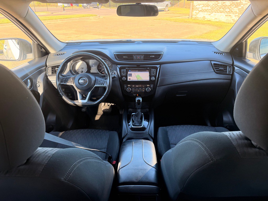 2017 Nissan Rogue Image 17