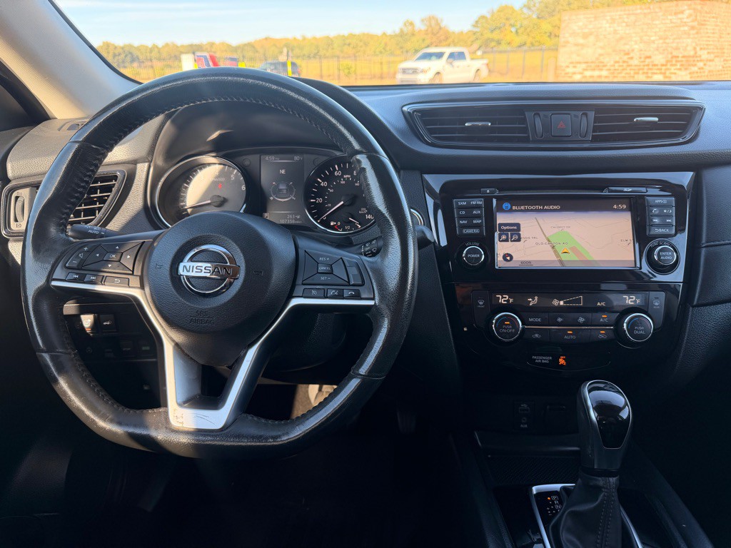 2017 Nissan Rogue Image 18