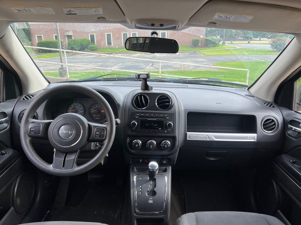 2015 Jeep Compass Image 8
