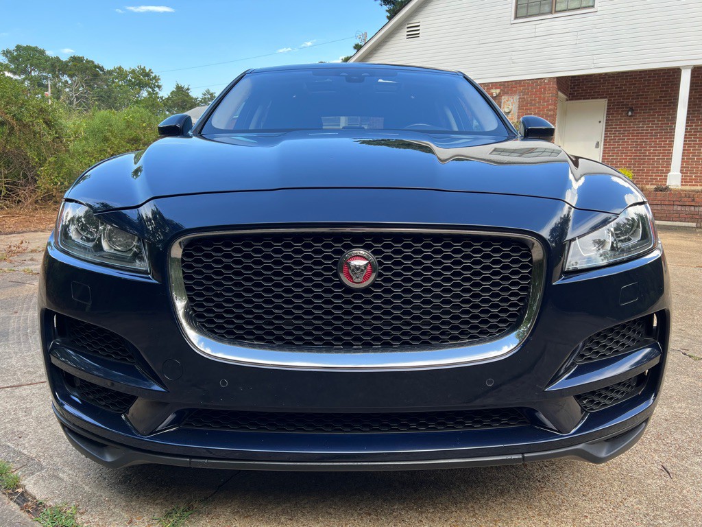 2020 Jaguar F-PACE Image 9