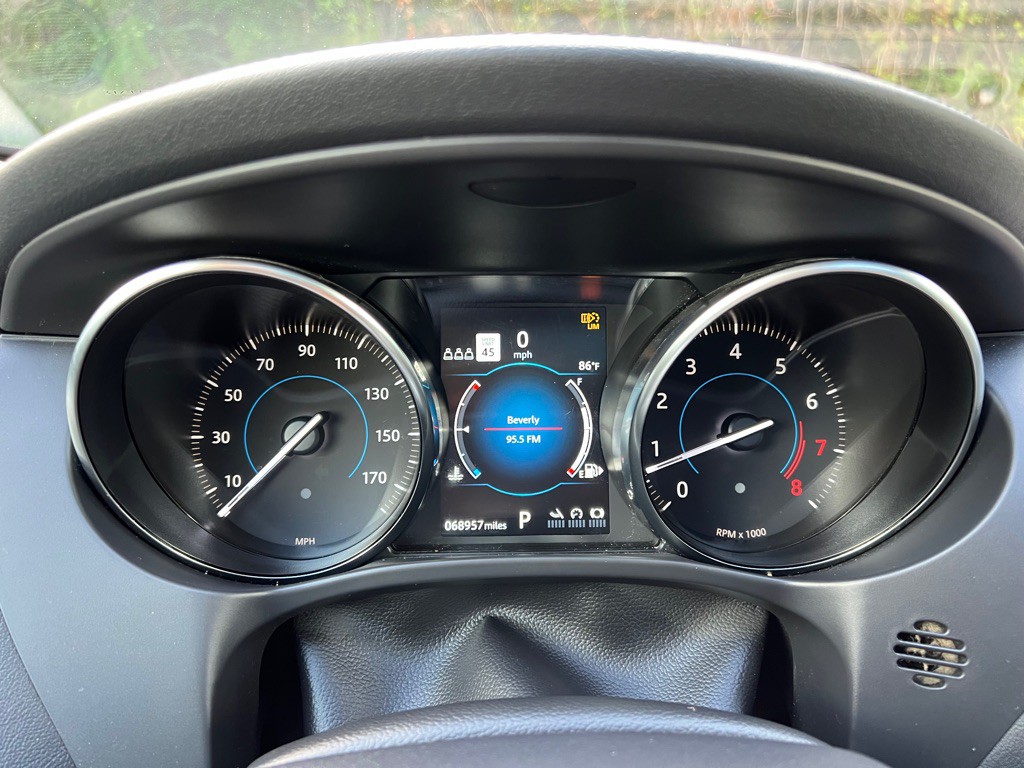 2020 Jaguar F-PACE Image 19