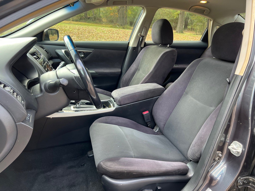 2013 Nissan Altima Image 10