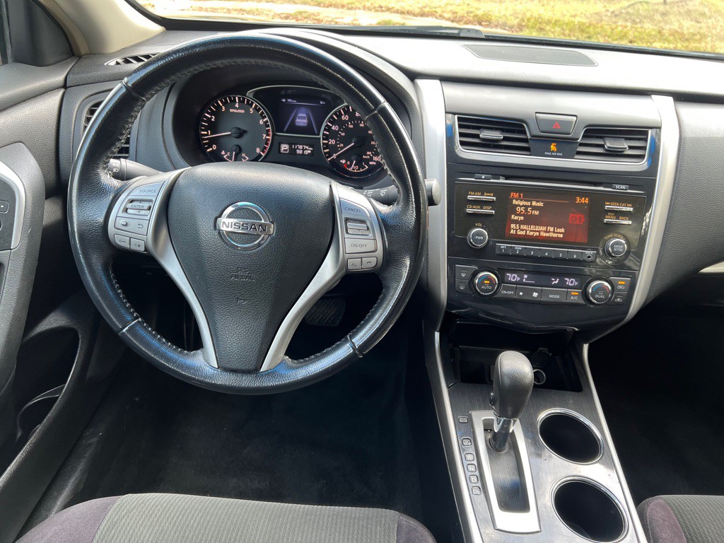 2013 Nissan Altima Image 17