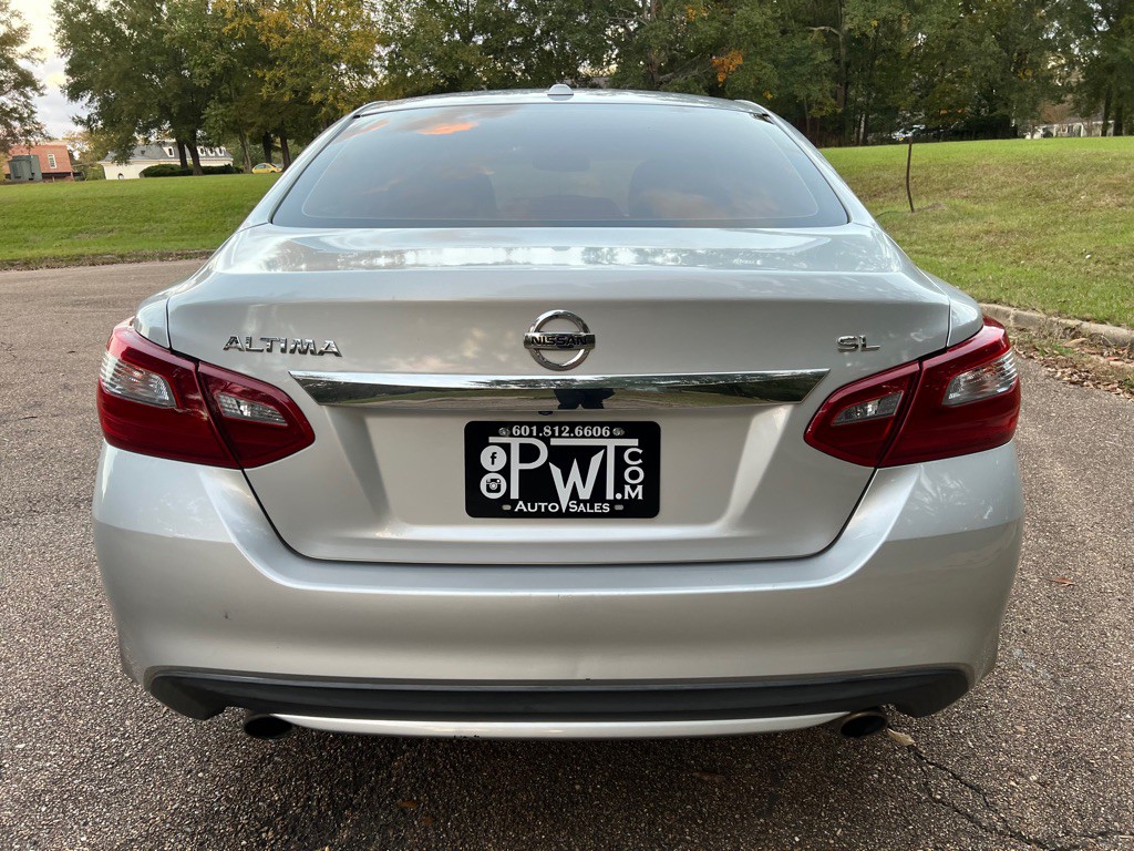 2018 Nissan Altima Image 4