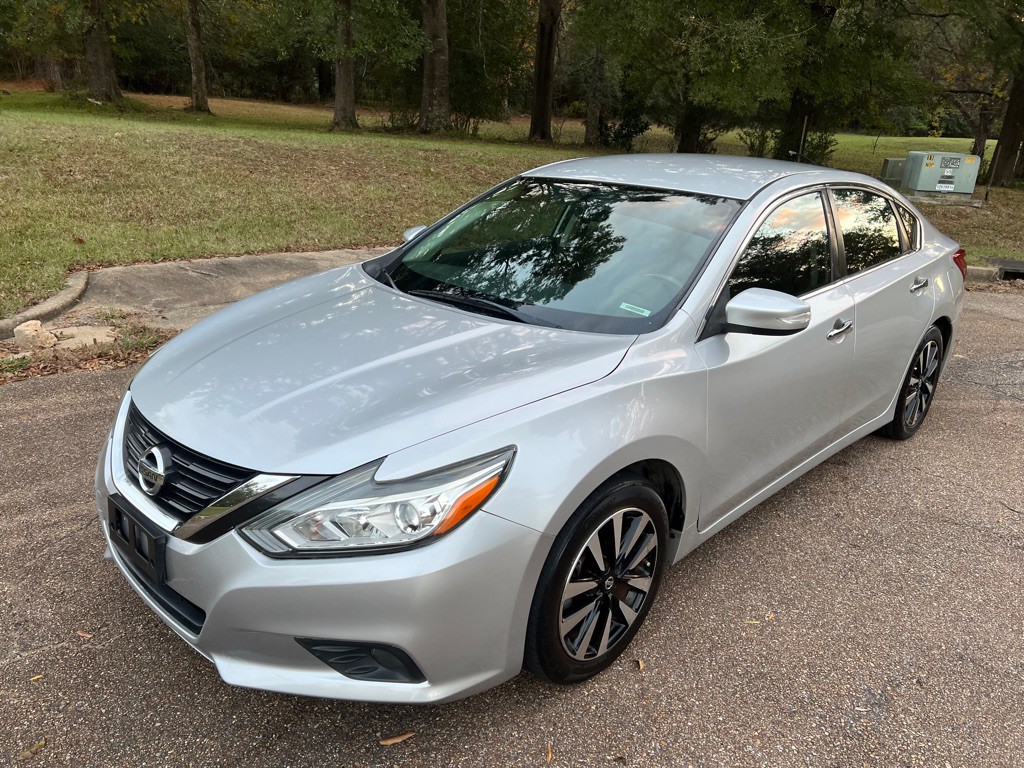 2018 Nissan Altima Image 9