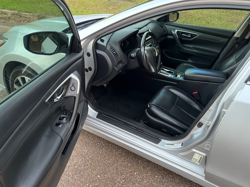2018 Nissan Altima Image 11