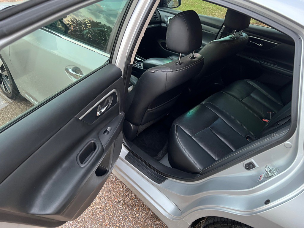 2018 Nissan Altima Image 13