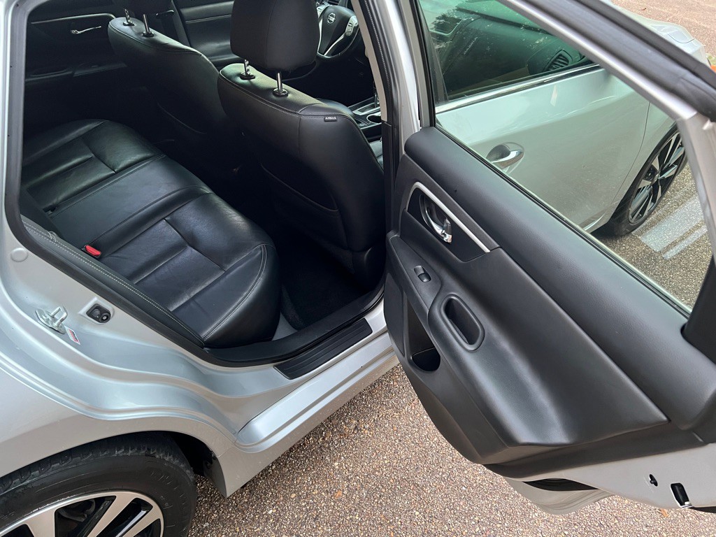 2018 Nissan Altima Image 14