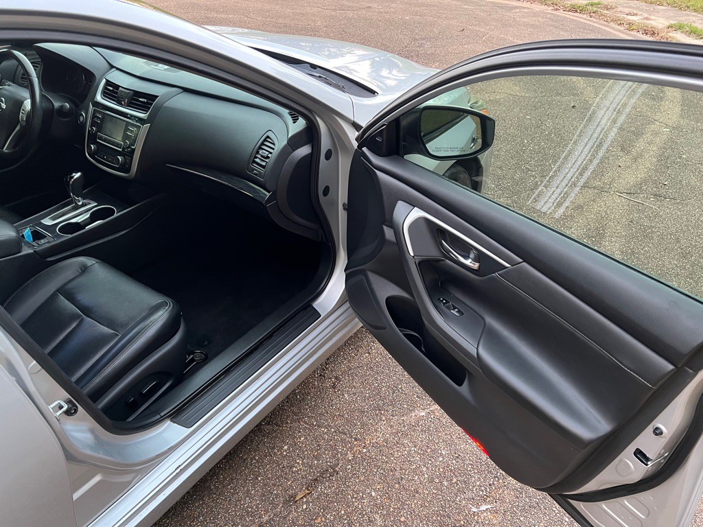 2018 Nissan Altima Image 15