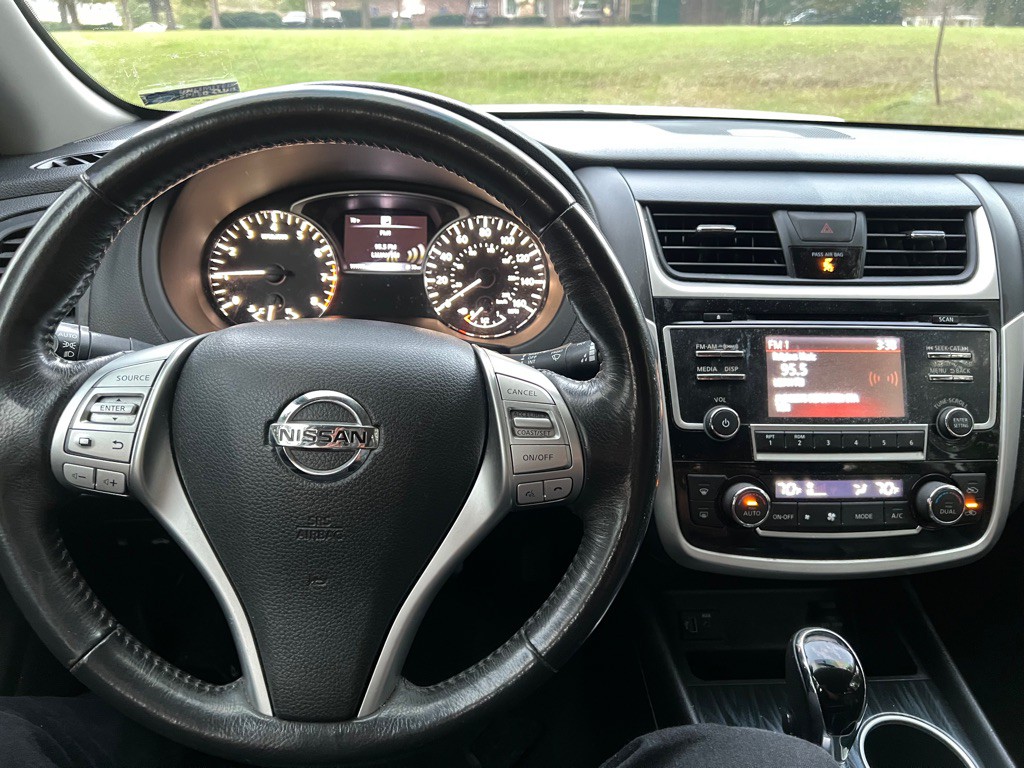 2018 Nissan Altima Image 17