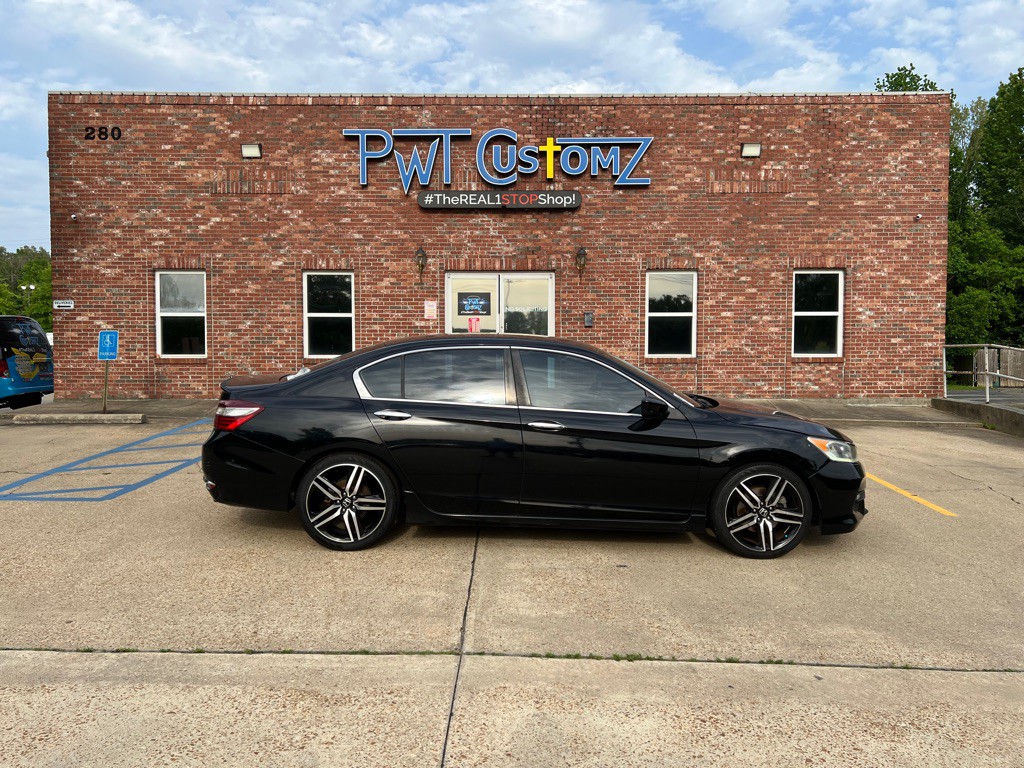 2016 Honda Accord Image 2