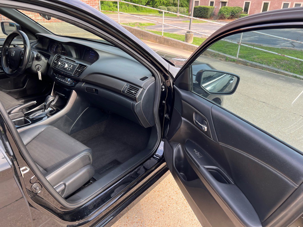 2016 Honda Accord Image 9