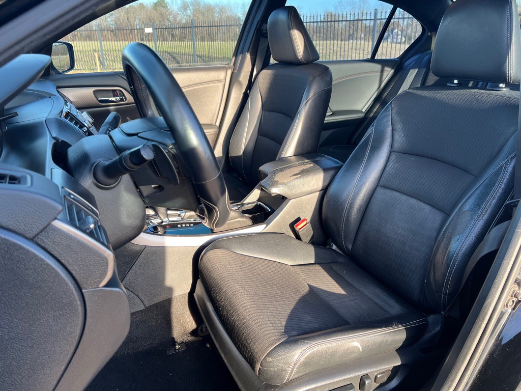 2016 Honda Accord Image 11