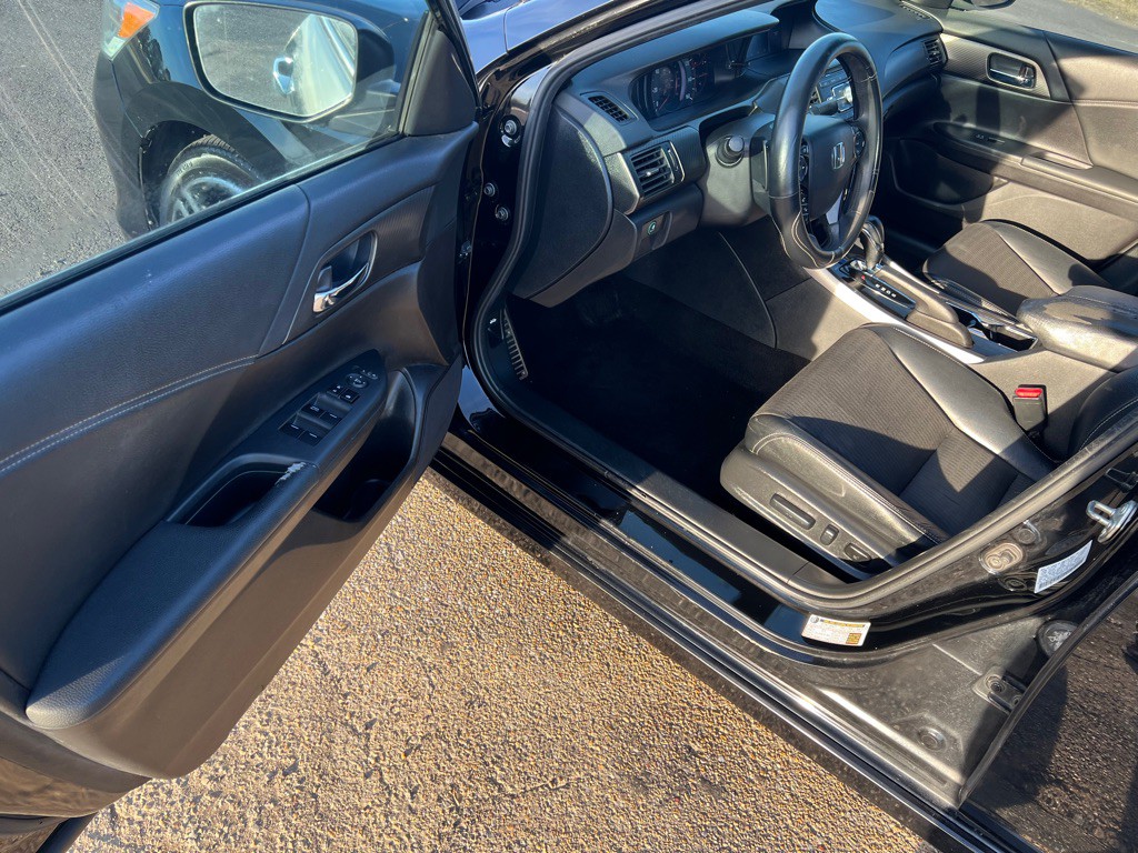 2016 Honda Accord Image 12