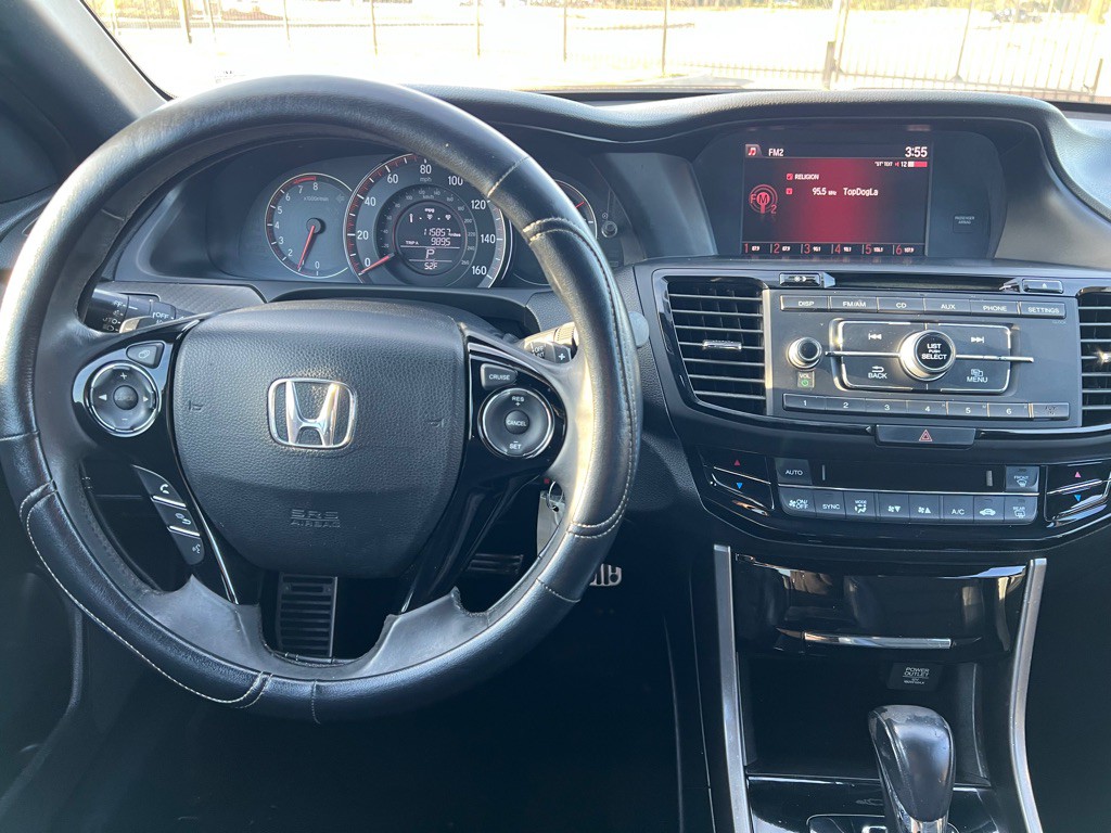 2016 Honda Accord Image 18