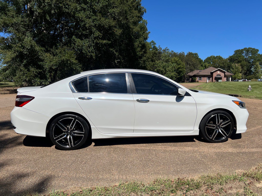 2017 Honda Accord Image 6