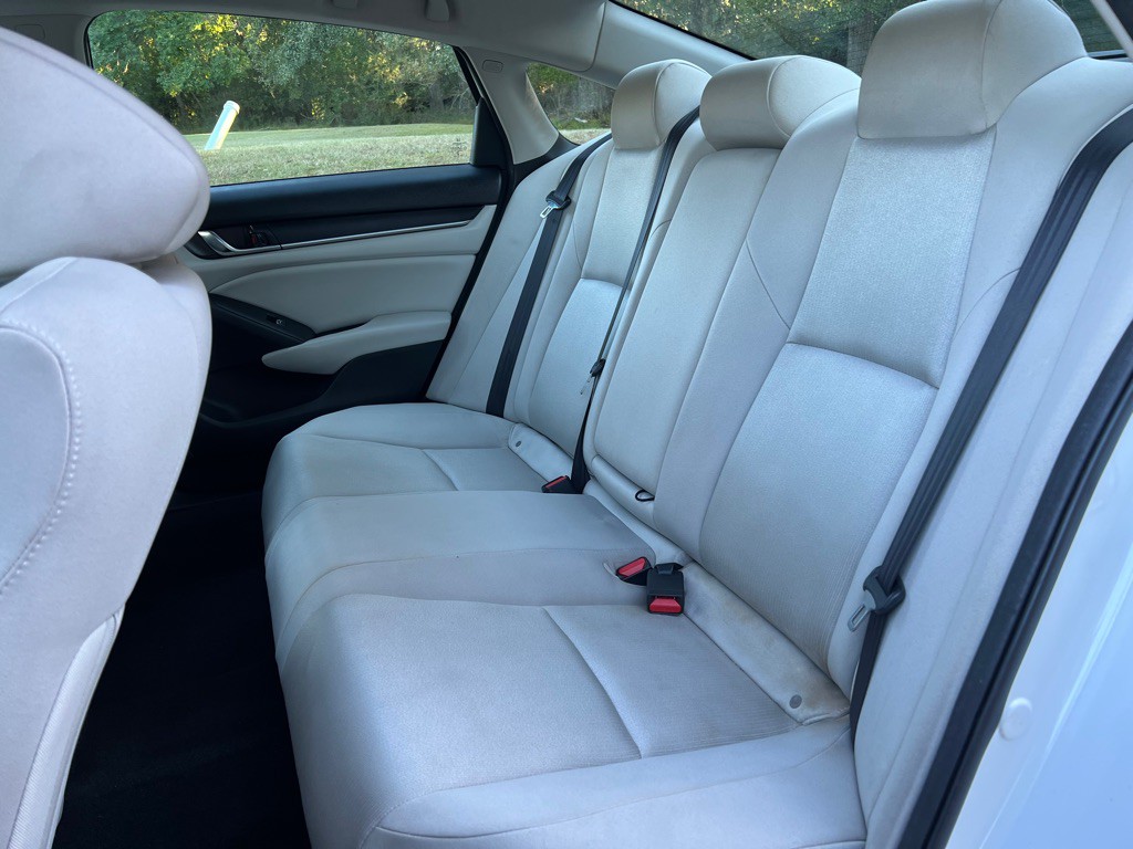 2018 Honda Accord Image 12