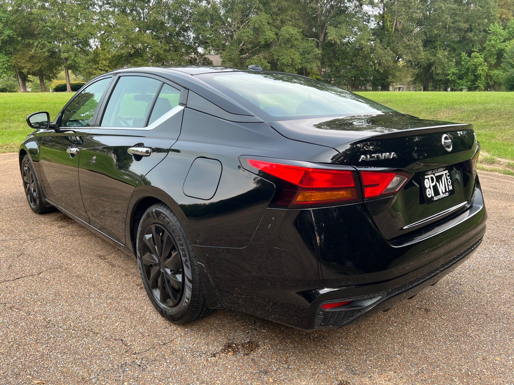 2019 Nissan Altima Image 3