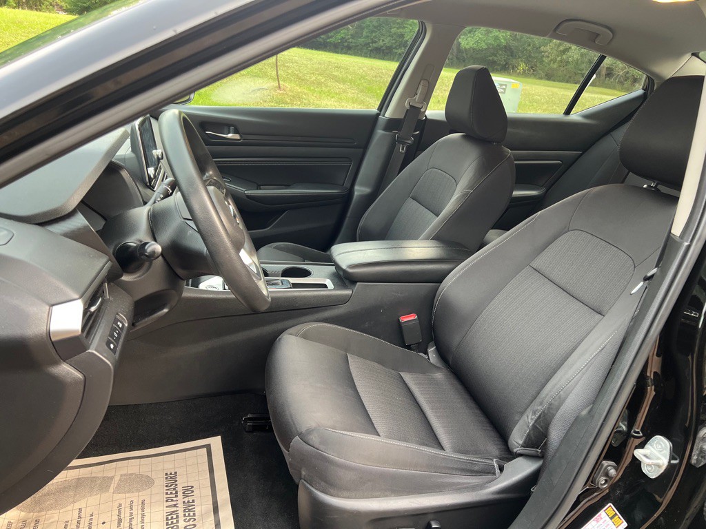 2019 Nissan Altima Image 10