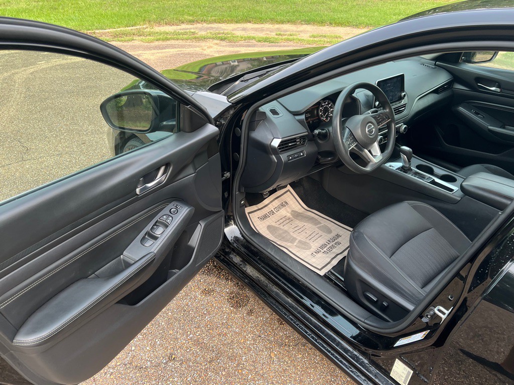 2019 Nissan Altima Image 11