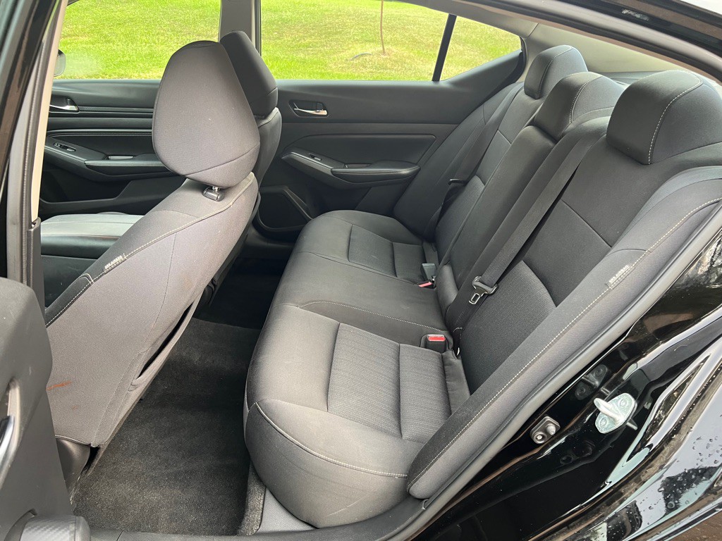 2019 Nissan Altima Image 12