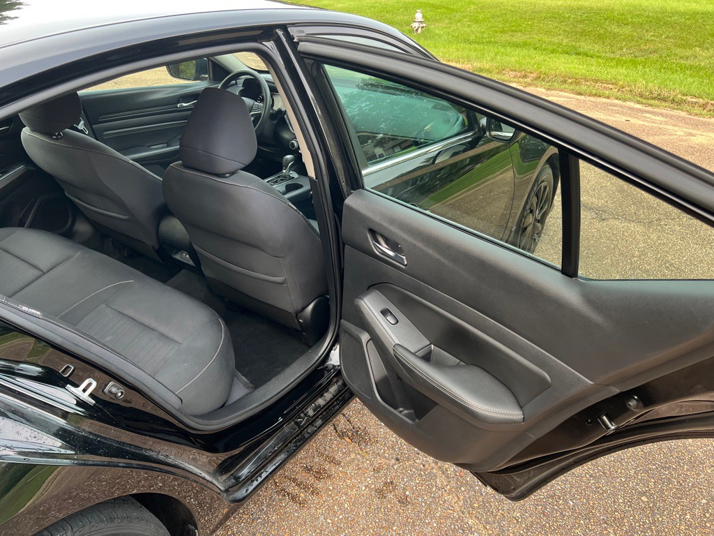 2019 Nissan Altima Image 15