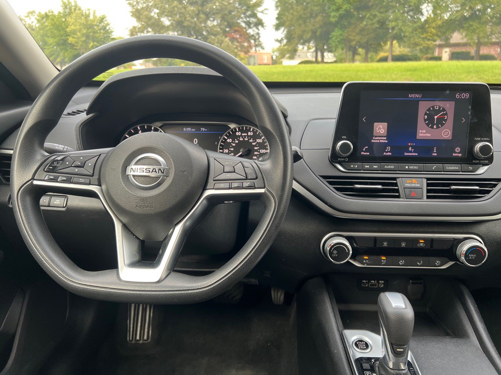 2019 Nissan Altima Image 18
